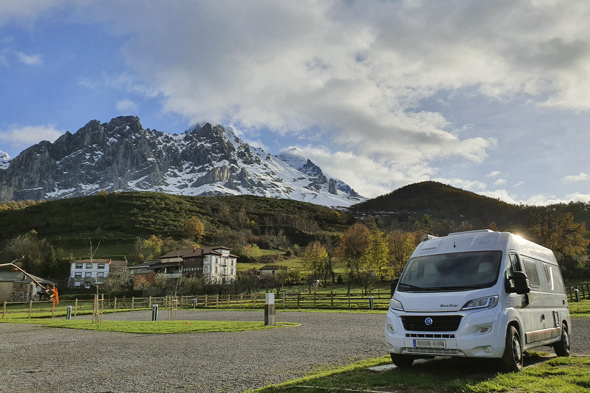 Ruta en Camper por el Pirineo Aragonés: De Jaca a Aínsa en Autocaravana de Alquiler
